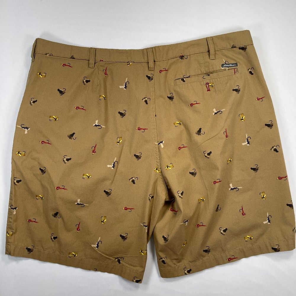 Eddie Bauer shorts with fishing lures printed, Size 42 - Picture 6 of 7